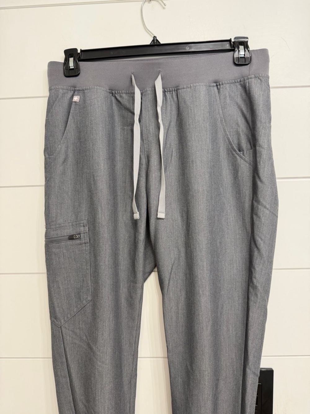 FIGS SET! Gray Catarina Scrub Top & Zamora Jogger Pants M 36508 - Picture 7 of 15